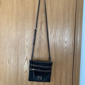 Dooney & Bourke cross body bag